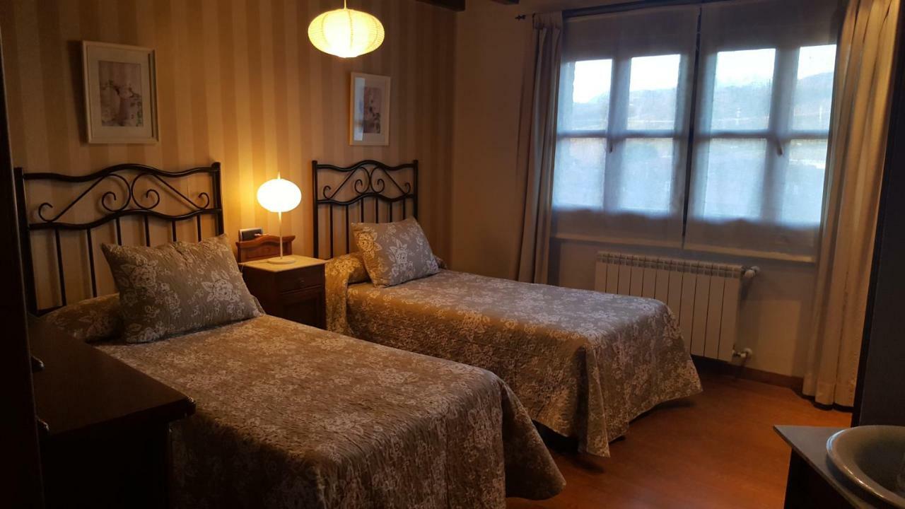 Camin De Los Collaos Guest House Cangas de Onis Bagian luar foto