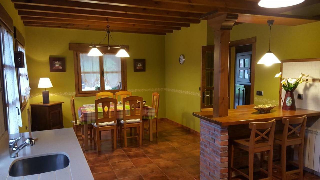Camin De Los Collaos Guest House Cangas de Onis Bagian luar foto
